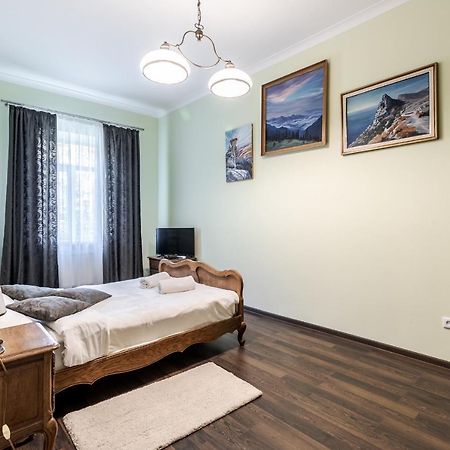 Modern Chaikovskogo Apartment Lviv Kültér fotó